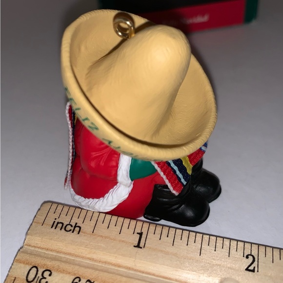 Vintage 1991 Hallmark Ornament Feliz Navidad Santa wearing a sombrero - Picture 4 of 12
